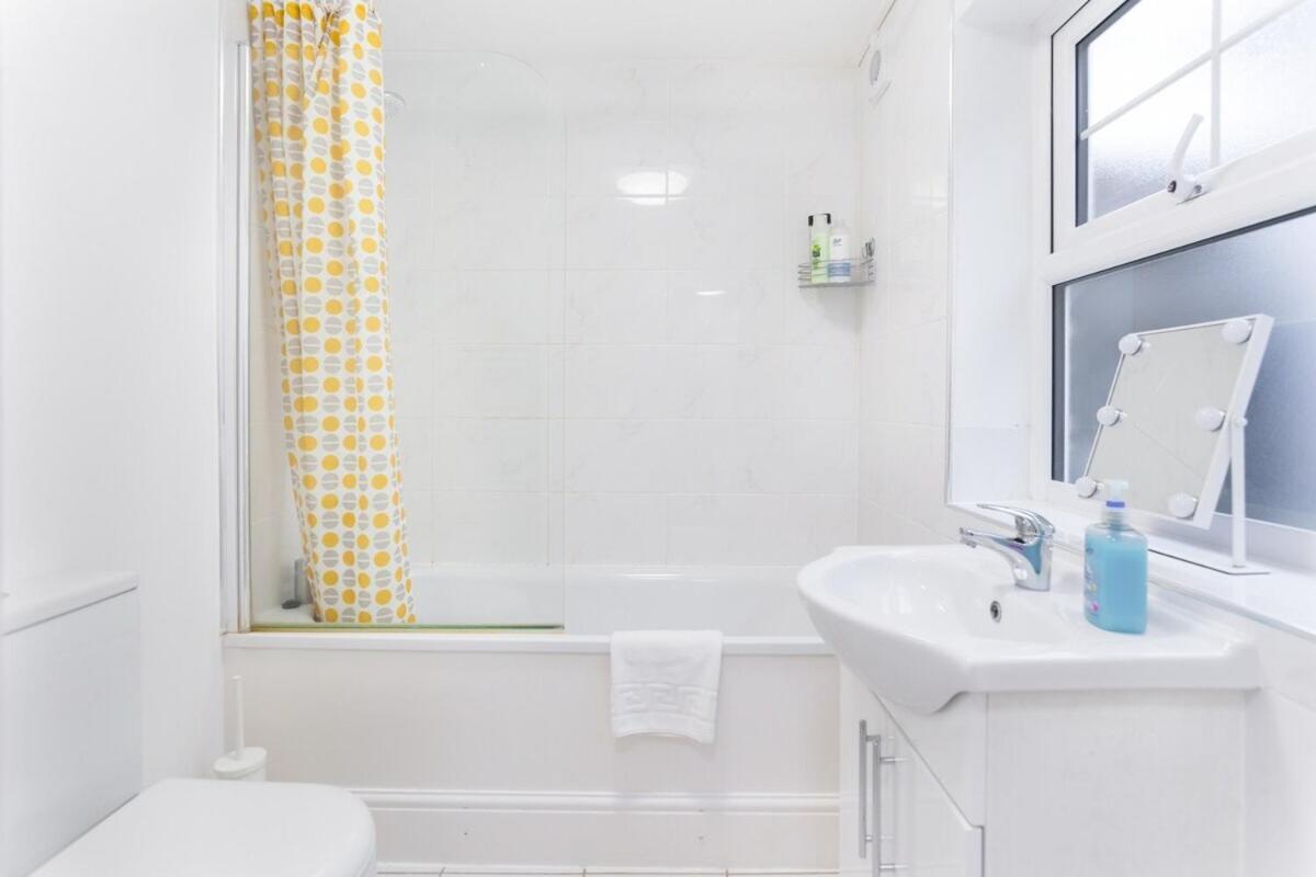 City Center Camden Market Budget Apartment And Rooms 런던 외부 사진
